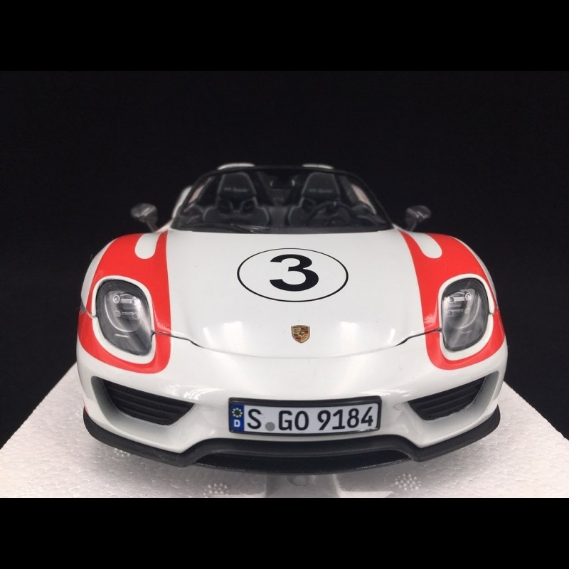 Porsche 918 Spyder Salzburg n° 3 white / red 1/18 Minichamps 110062441