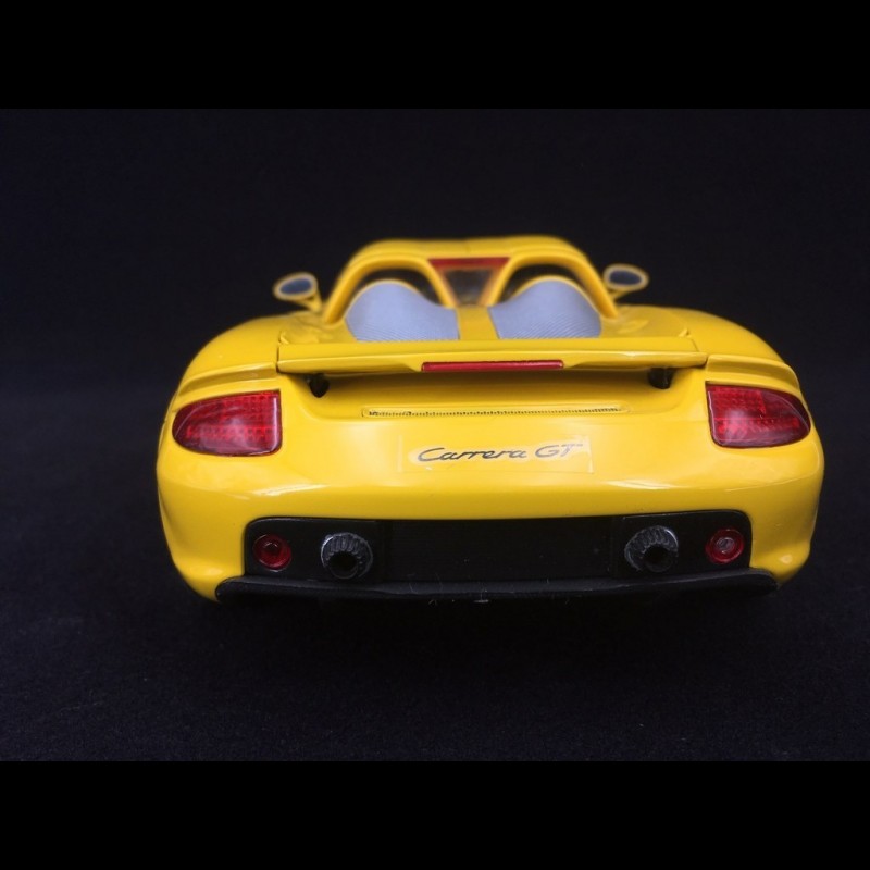 Porsche Carrera GT 2004 jaune 1/18 Minichamps 100062631