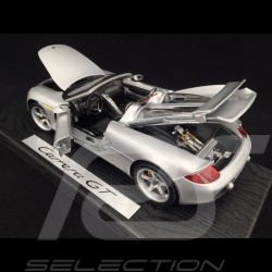 Porsche Carrera GT 2003 argent 1/18 Maisto WAP02102012