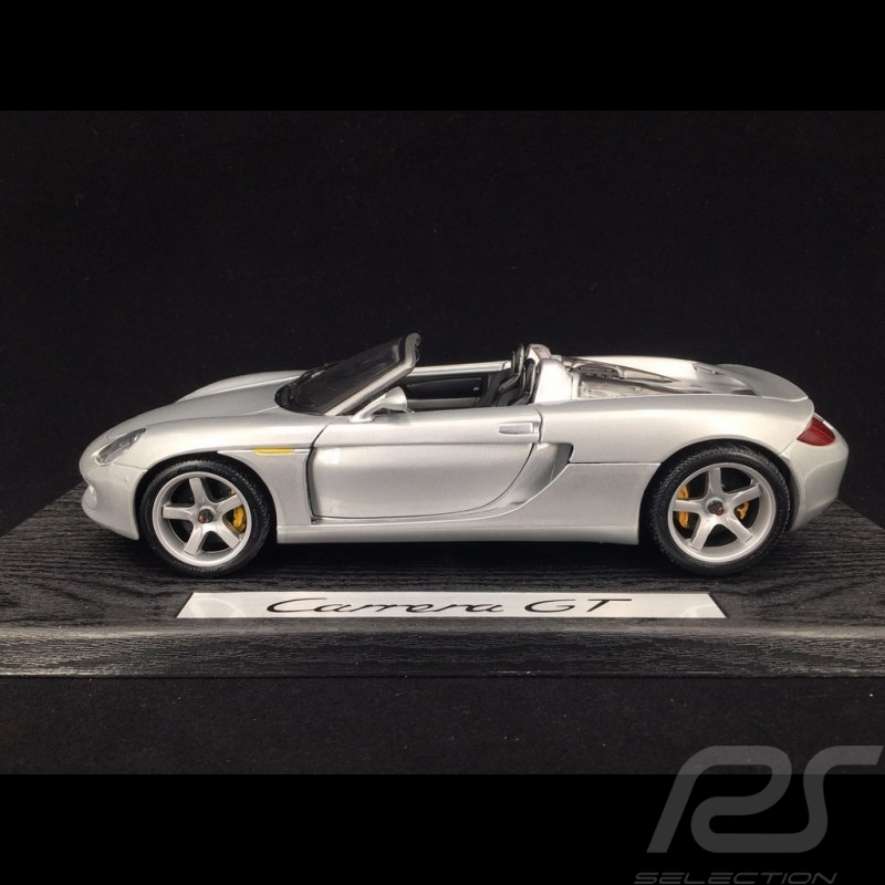 Porsche Carrera GT 2003 silber 1/18 Maisto WAP02102012