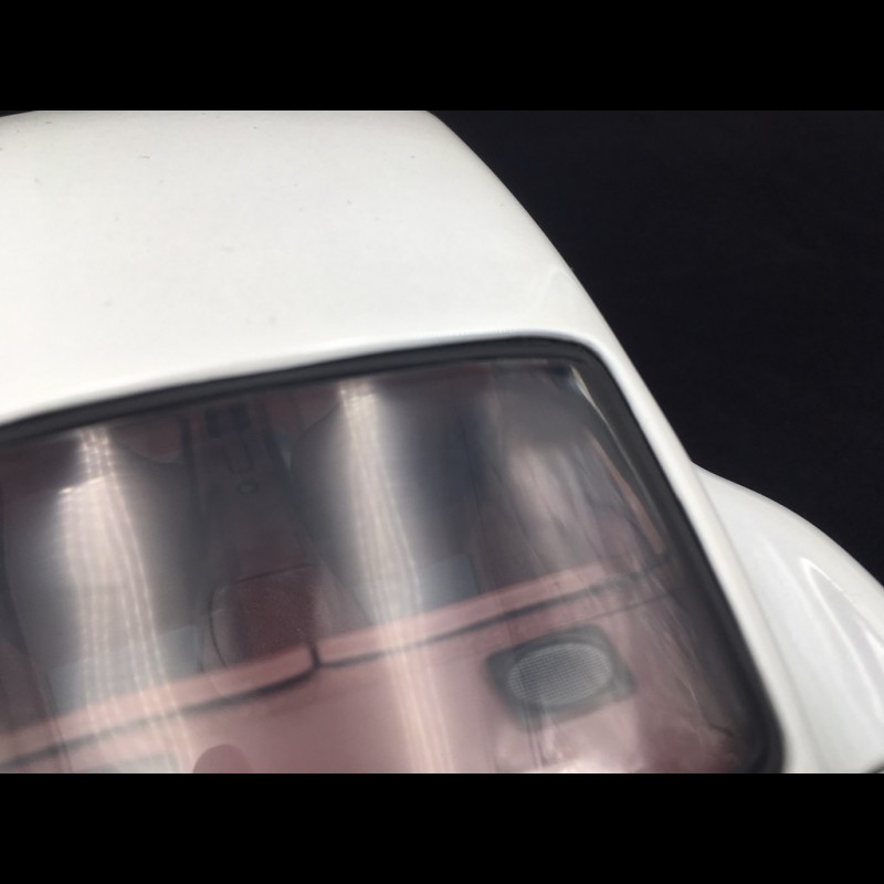 Porsche 959 1983 pearly white 1/18 Exoto Motorbox 46268