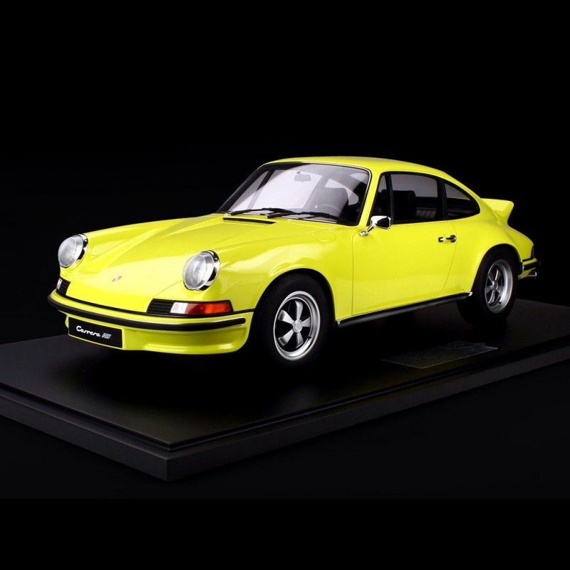 Porsche 911 Carrera RS 2.7 Touring 1973 Light Yellow 1/8