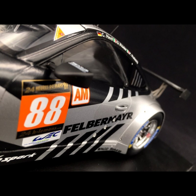 PORSCHE 911 GT3 RSR # 77 LE MANS 2013 AM au 1/18 SPARK 18S104 PORSCHE 911 GT3 RSR # 77 LE MANS 2013 AM au 1/18 SPARK 18S104