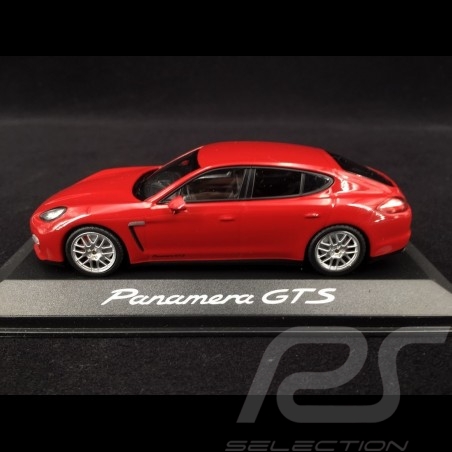 Porsche Panamera GTS rouge  