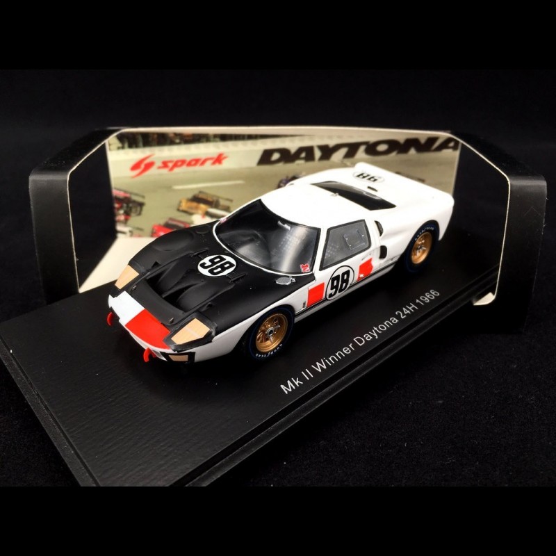 Ford GT40 Mk II n° 98 winner 24h Daytona 1966 Ken Miles 1/43 Spark 43DA66