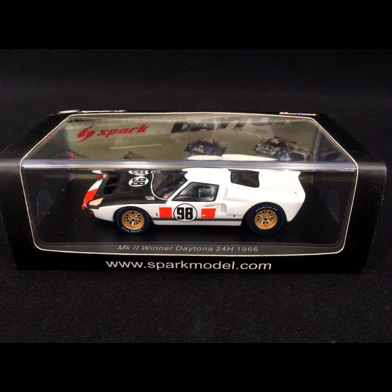 Ford GT40 Mk II n° 98 winner 24h Daytona 1966 Ken Miles 1/43 Spark 43DA66