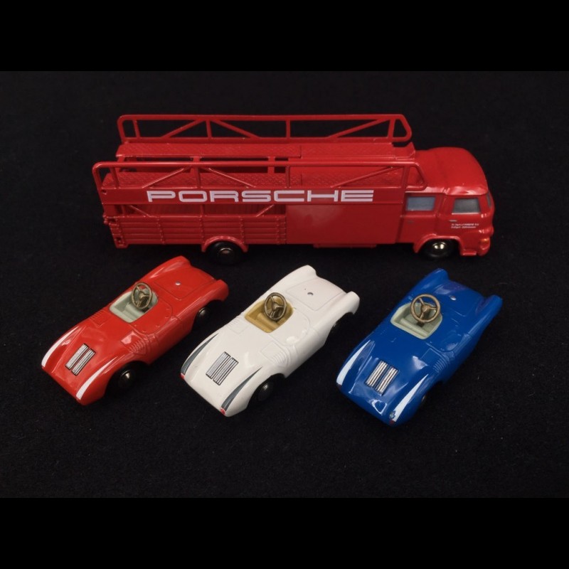 set-porsche-550-spyder-and-man