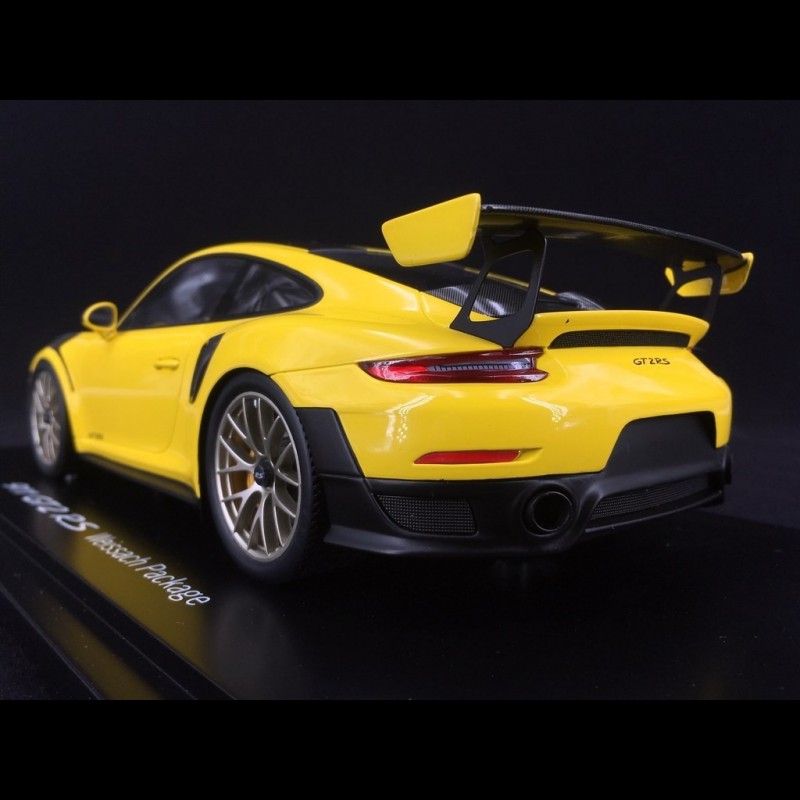 Porsche 911 GT2 RS type 991 Weissach Package yellow / black 1/18 Spark  WAP0211520J