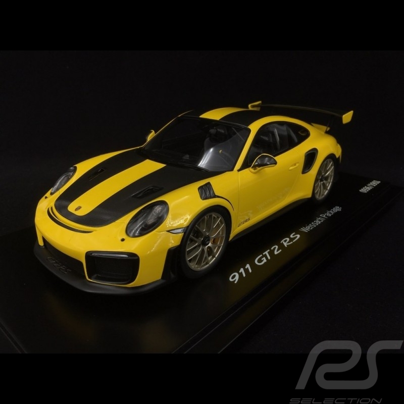 Porsche 911 GT2 RS type 991 Weissach Package yellow / black 1/18 Spark WAP0211520J