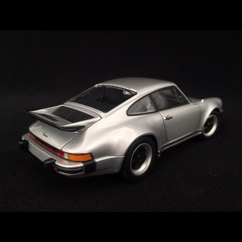 Welly WE4043Y PORSCHE 911 TURBO 3.0 1974 YELLOW 1:24 Modellino Welly WE4043Y PORSCHE 911 TURBO 3.0 1974 YELLOW 1:24 Modellino