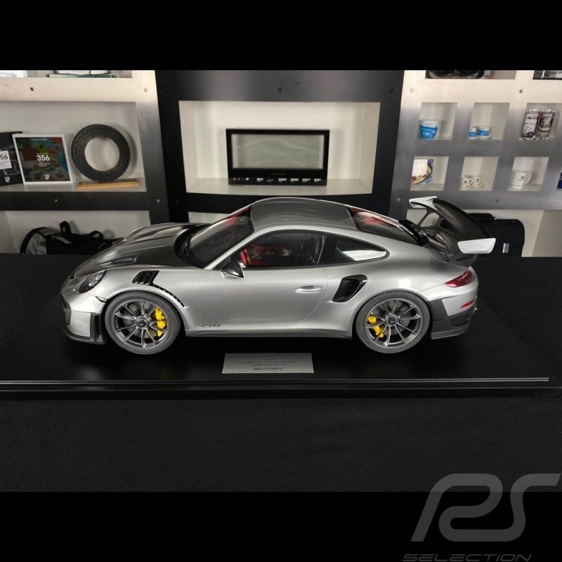 Porsche 911 GT2 RS type 991.2 2018 GT Silber 1/8 Minichamps 800620004