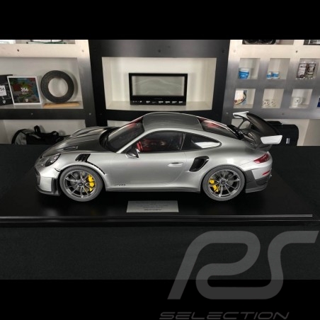 Porsche 911 GT2 RS 2018 type 991.2 Gris argenté GT Silver metallic Silbermetallic 1/8 Minichamps 800620004