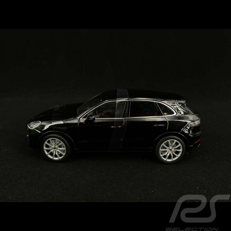 Porsche Cayenne Turbo 2018 black 1/24 Welly 24092BK