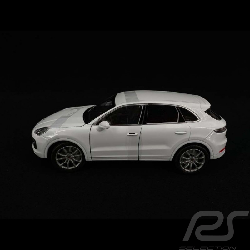 Porsche Cayenne Turbo 2018 blanc white weiß 1/24 Welly 24092W