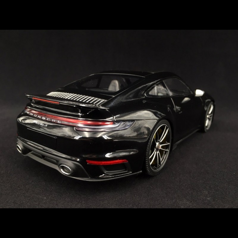 Porsche 911 Turbo S type 992 jet black metallic 2020 1/18