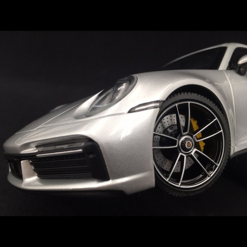 Porsche 911 Turbo S type 992 GT Silver Grey Metallic 2020 1/18