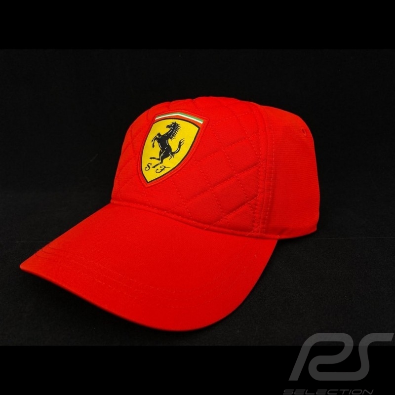 Casquette Ferrari emblème écusson rouge