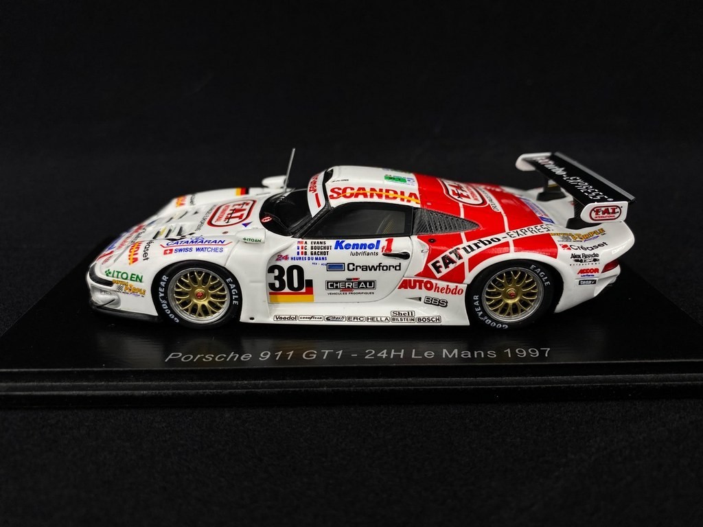 Porsche 911 GT1 type 993 n° 27 8ème Le Mans 1997 1//43 Spark S5604