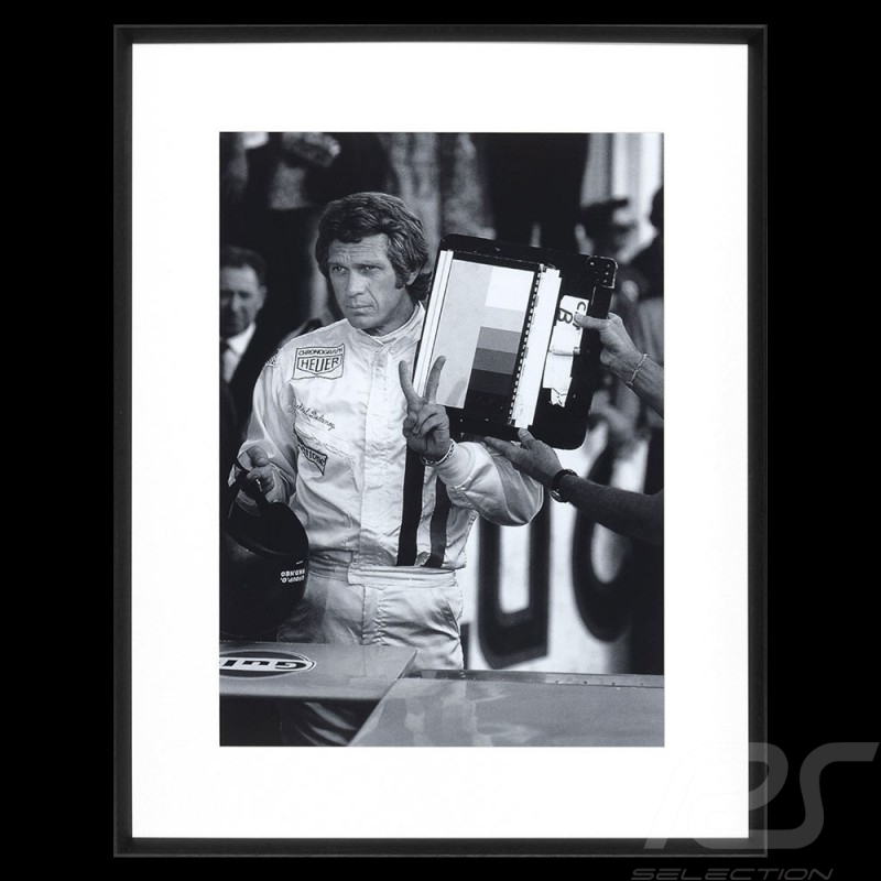 Wall Art Luxury frame Steve McQueen Le Mans 1970 V sign 70 x 95 cm 