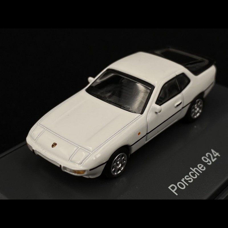 Coche miniatura Porsche 924 1/18 MCG Carrera GT rojo 1981 mit rojoen Felgen - Coches-miniaturas.es