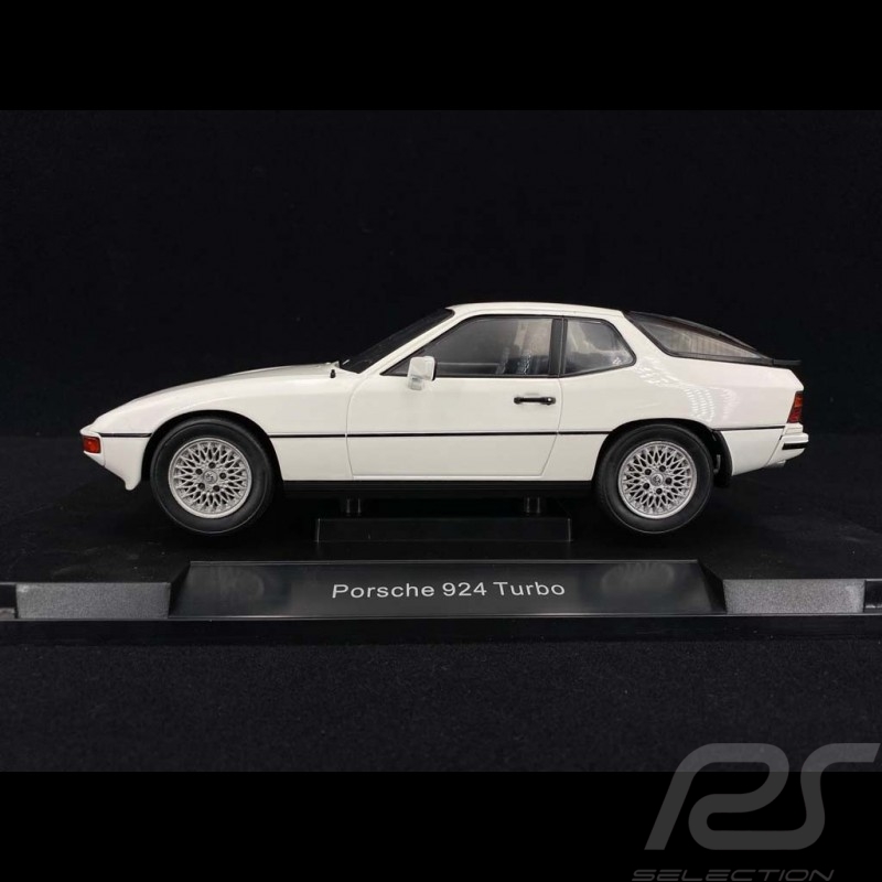Porsche 924 Turbo 1979 blanc white weiß 1/18 Model Car Group MCG18194