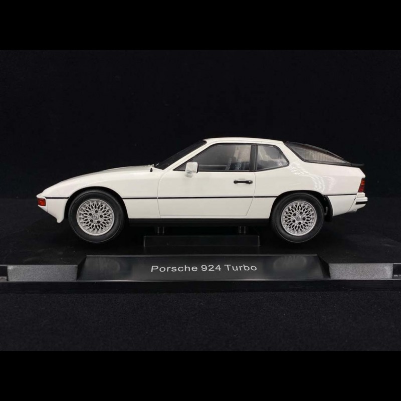 Porsche 924 Carrera GT 1980 - die cast - modèle de collection - AutoArt 78002