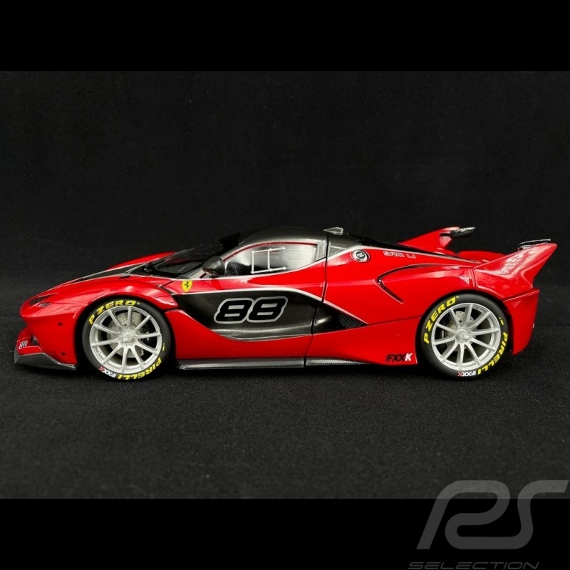 Ferrari FXX-K n° 88 rot 1/18 Bburago 16907