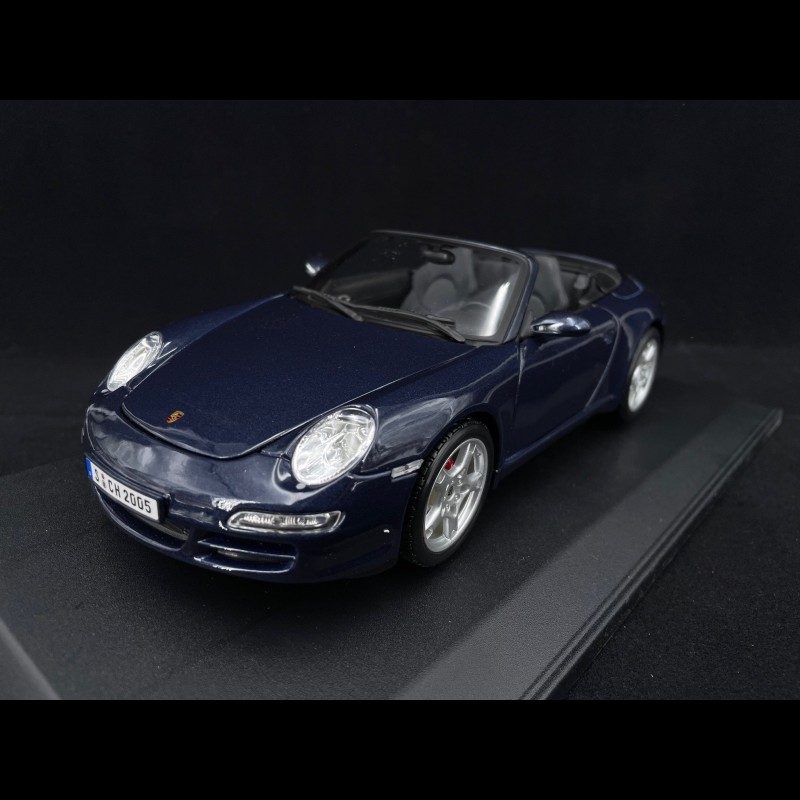 Porsche 911 Carrera S Cabriolet blue Type 997 1/18 Maisto 31126