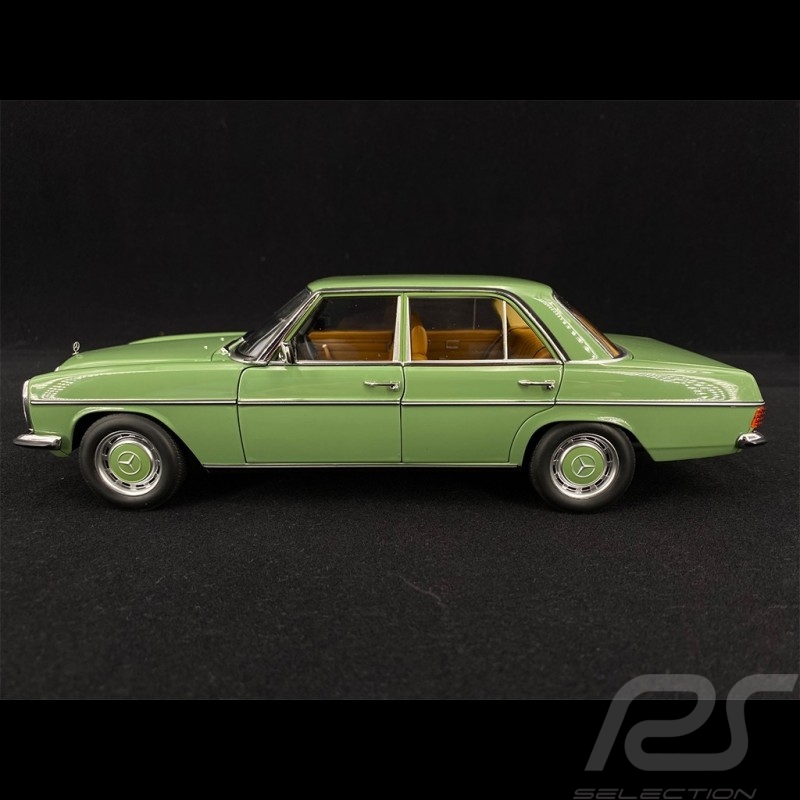 Mercedes-Benz 200 1973 Vert 1/18 Norev 183774