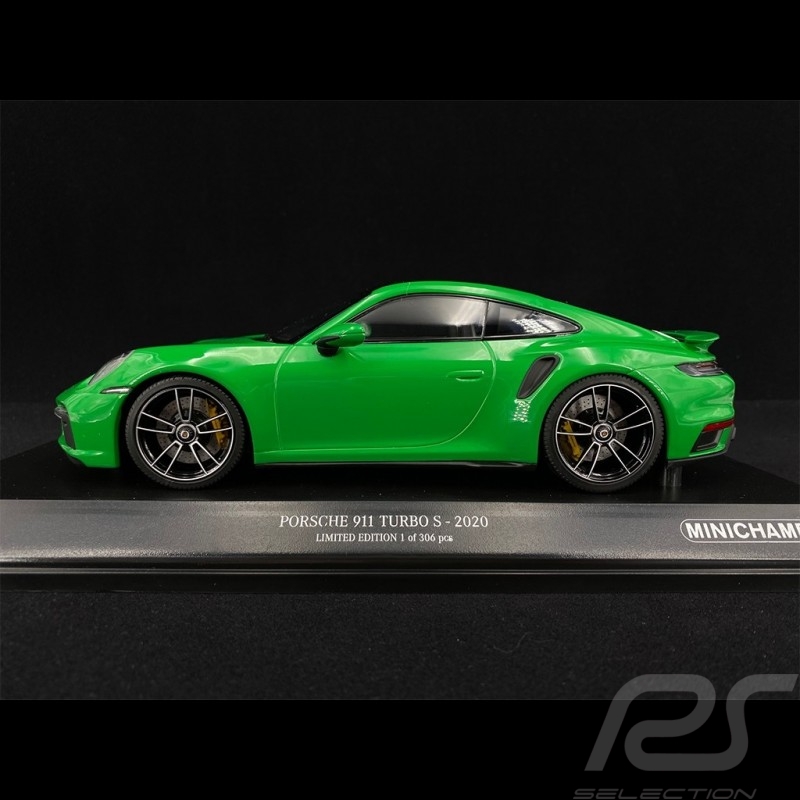 Porsche 911 Turbo S Type 992 2020 Pythongrün 1/18 Minichamps 153069077 - Exklusivmodell