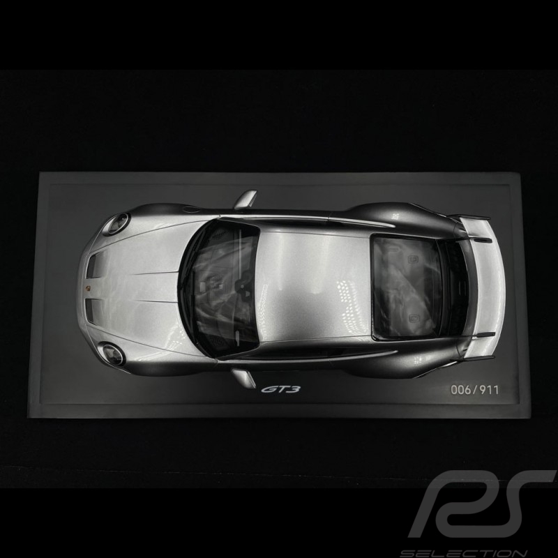 Porsche 911 GT3 type 992 2021 gris GT métallisé Silber Silver 1/18 Spark WAP0211490M003