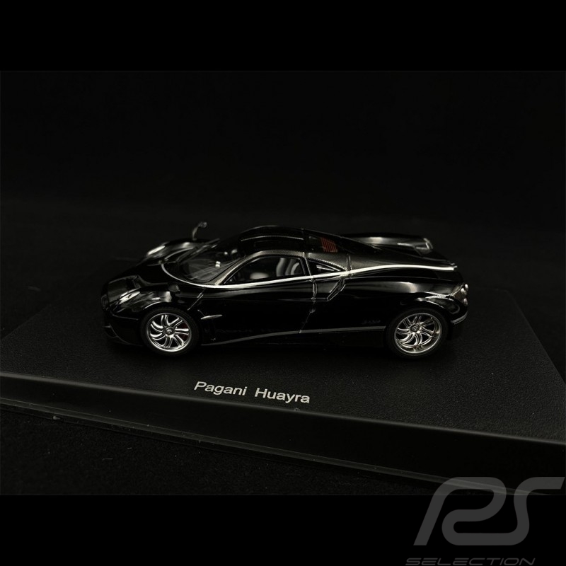 Pagani Huayra 2012 Noir black schwarz avec bandes Argent 1/43 AutoArt 58209