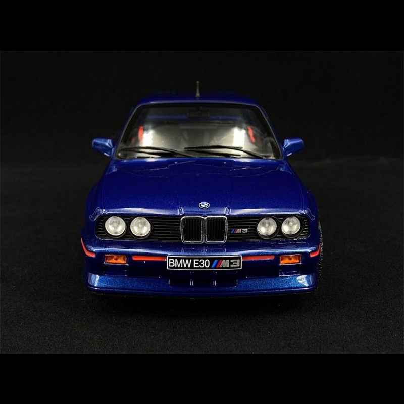 BMW e30 M3 Mauritius blue metallic diecast modelcar S1801509 Solido 1:18