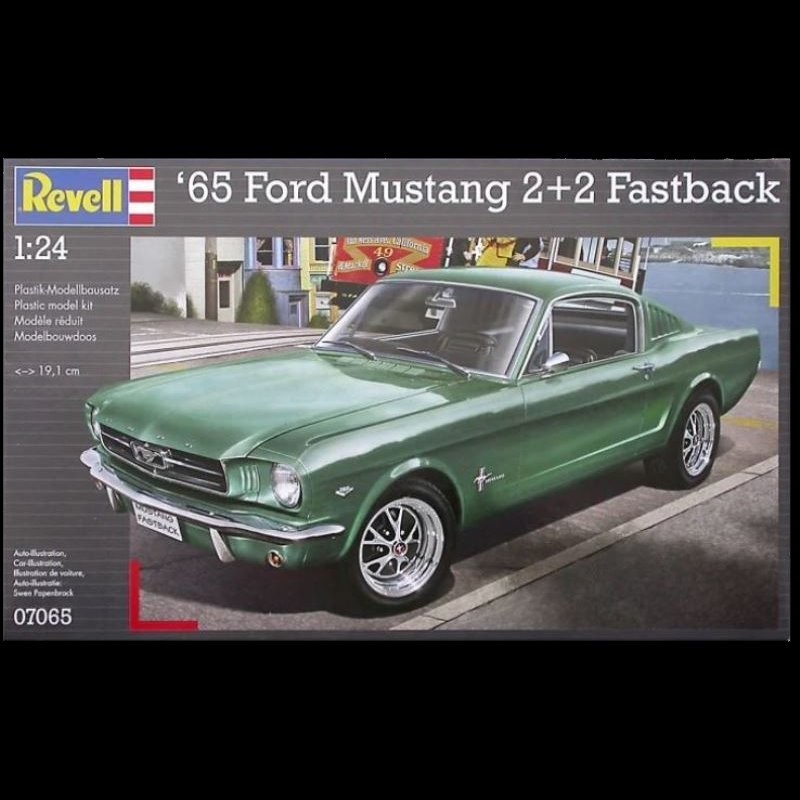 Maquette Ford Mustang 2+2 Fastback 1965 à coller et peindre 1/24 Revell  07065