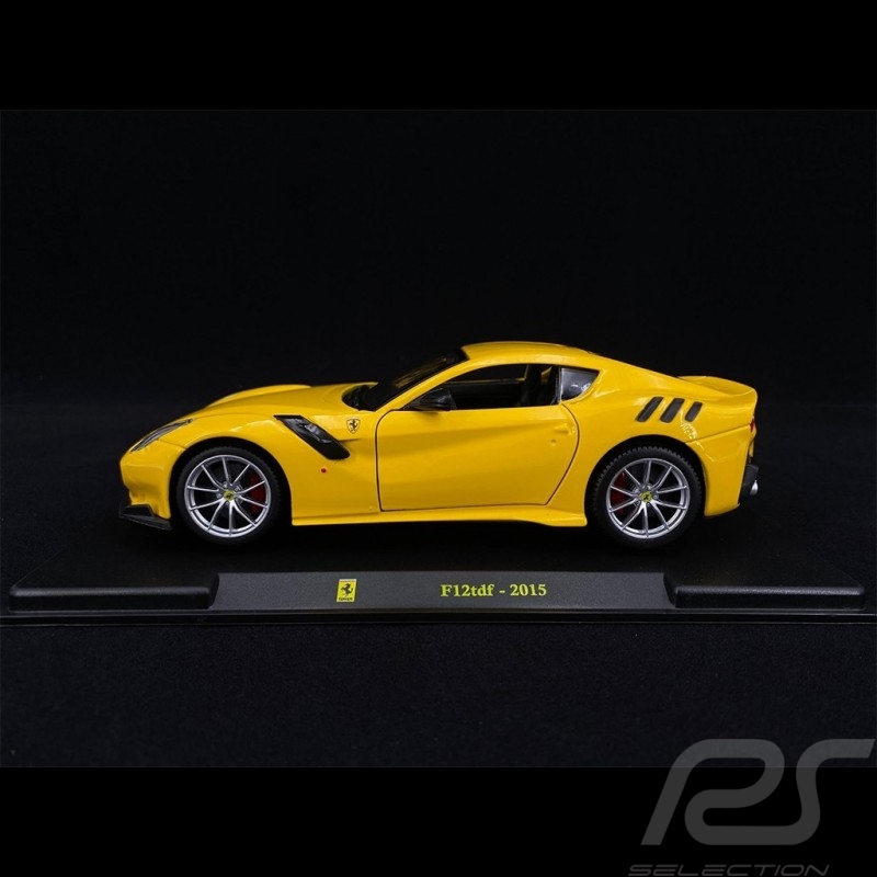 Ferrari F12tdf 2015 Gelb 1/24 Bburago