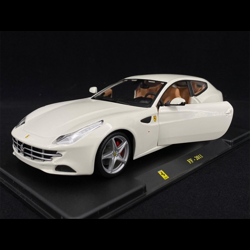 Ferrari FF 2011 White 1/24 Bburago