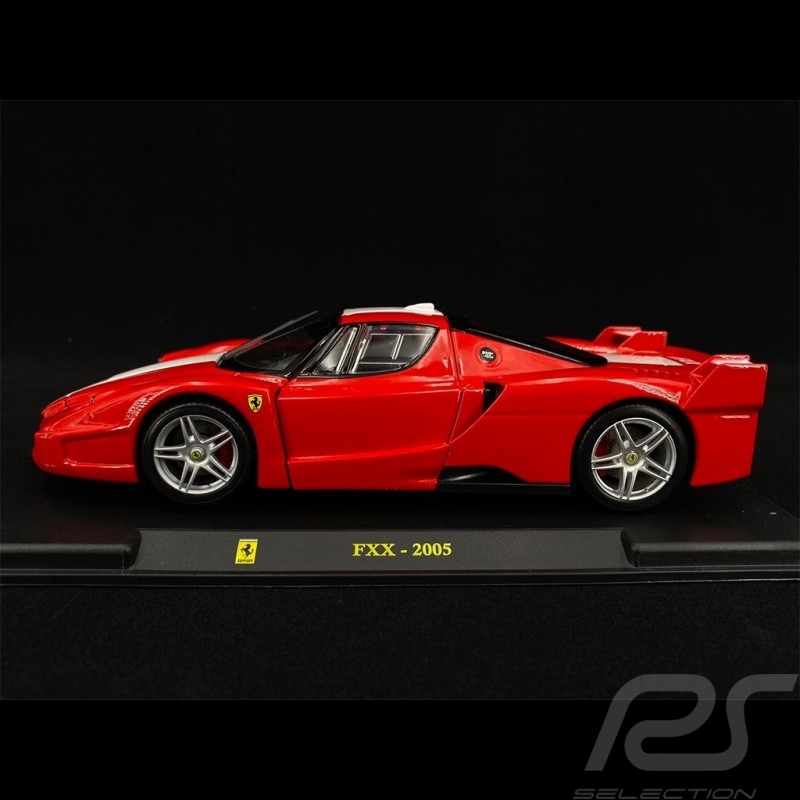 Ferrari FXX 2005 Rot 1/24 Bburago