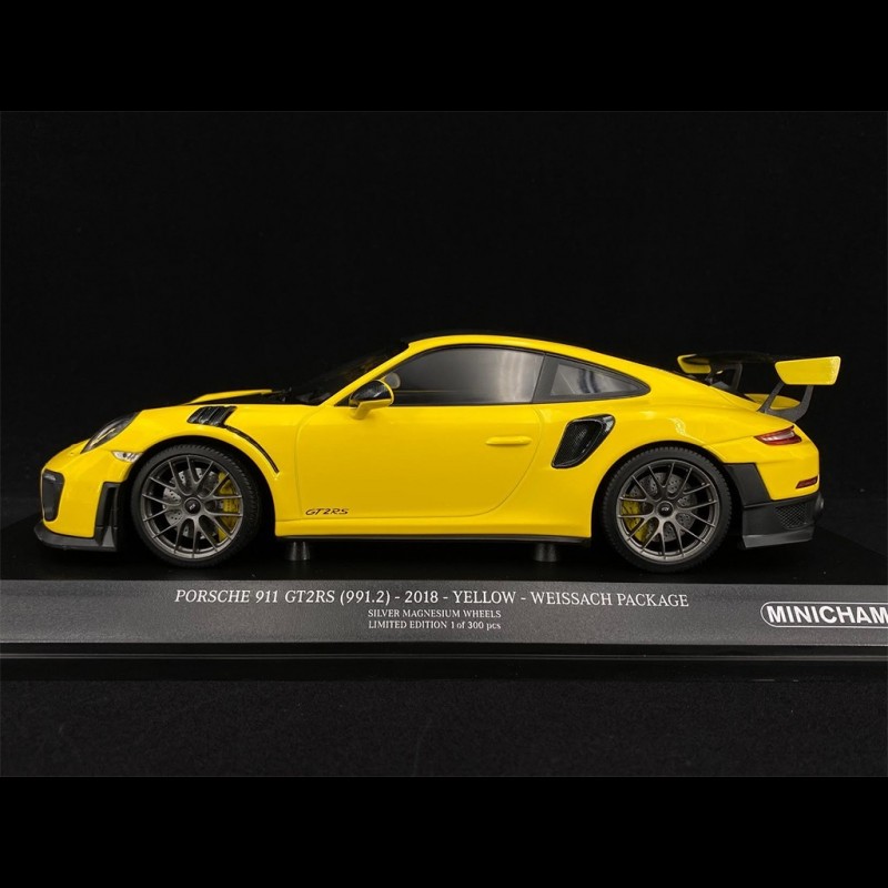 Porsche 911 GT2 RS Type 991 Weissach Package Racing Yellow 1/18