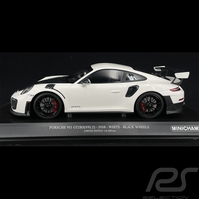 Porsche 911 GT2 RS Type 991 Weissach Package Weiß 1/18 Minichamps 155068301