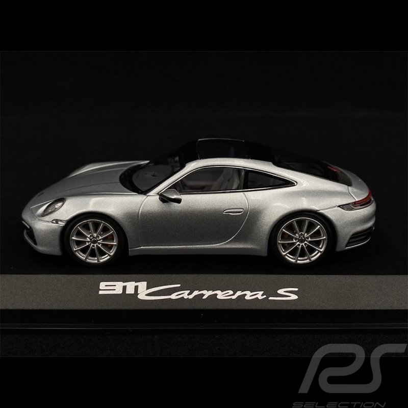 Porsche 911 type 992 Carrera 2S Coupé 2019 Dolomit grey 1/43 Minichamps WAP0201700K