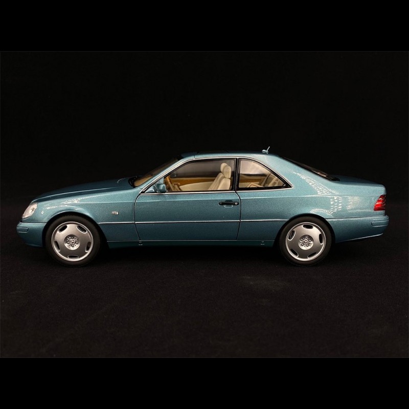 Peugeot 404 Coupé 1967 Crème et Bleu 1/18 - 200pcs