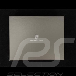 Porte-clés cuir blanc écusson métal gris 