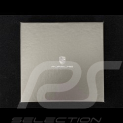 Porte-clés cuir blanc écusson métal gris 