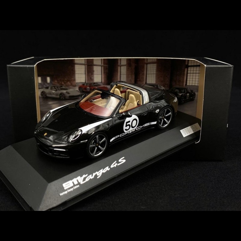 Porsche 911 Targa Heritage 4S Type 992 n° 50 Black Special Edition