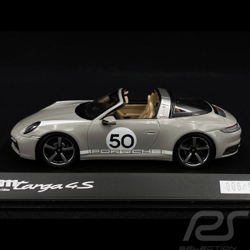 Porsche 911 / 992 Targa 4S n° 50 Gris craie Chalk grey Kreide Heritage Special Edition 1/43 Spark WAP0209180NM9A
