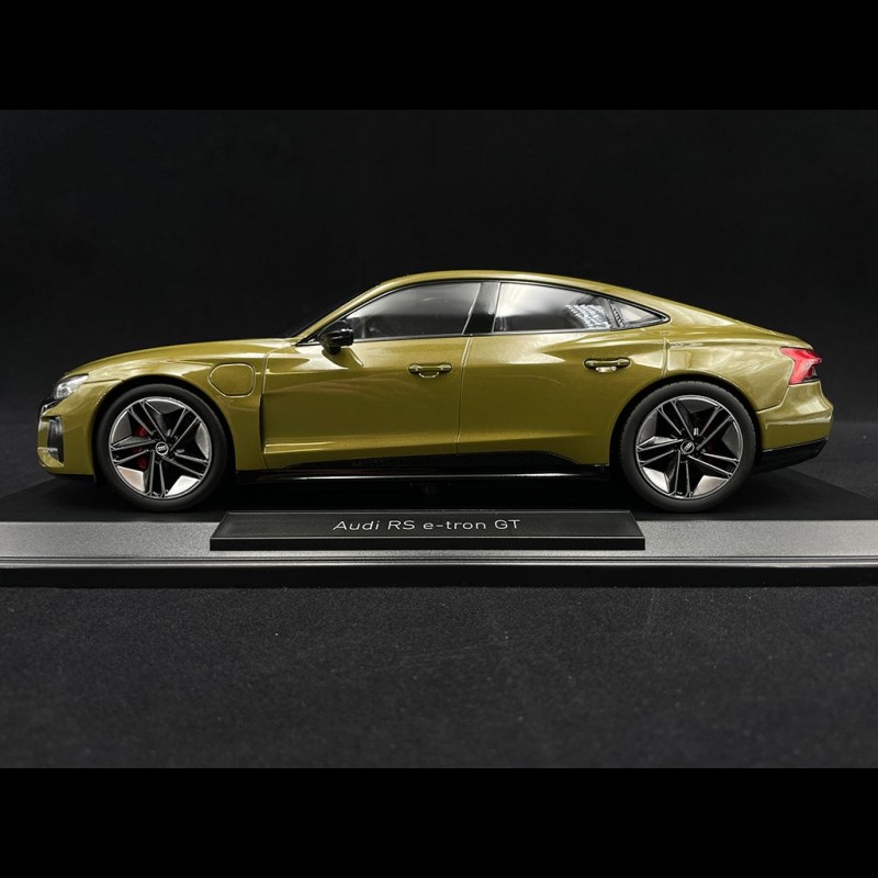 Audi RS e-tron GT 2021 Olive green 1/18 Norev 188380