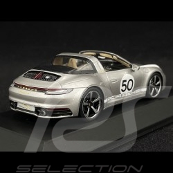 Porsche 911 / 992 Targa 4S n° 50 Gris argent GT Heritage Special Edition 1/43 Spark WAP0209200NM7Z