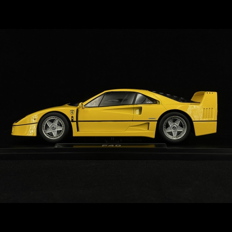 TRÈS RARE FERRARI F40 Chrome Foncé 1/18 Burago + boite EUR 199,00 - FR
