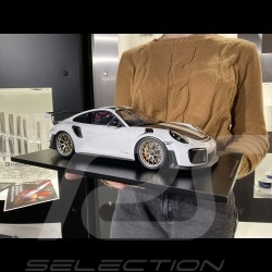 Porsche 911 GT2 RS Type 991 Weissach Package 2018 White / Black 1/12 Spark 12S022