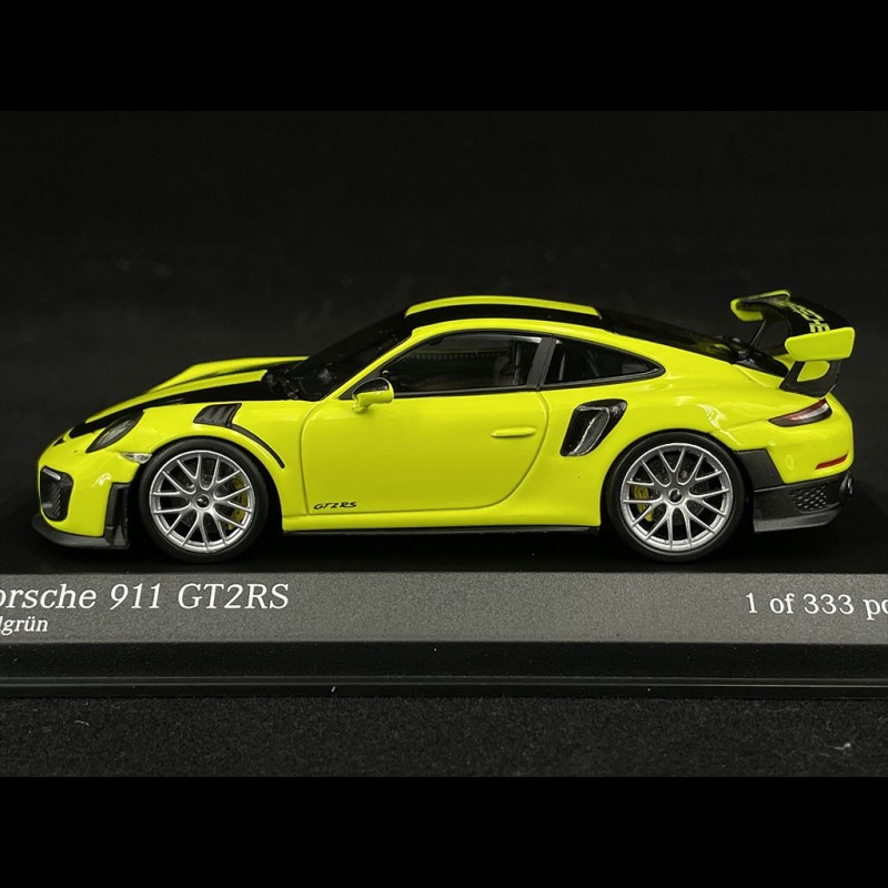 ミニカー Porsche 911 GT2 RS Weissach Package Amazon.com: 911 (991.2) GT2 RS Weissach Package Acid Green with